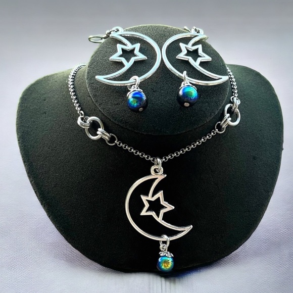 Set ! Moon stars iridescent black green beads necklace + matching earrings boho - Picture 1 of 12